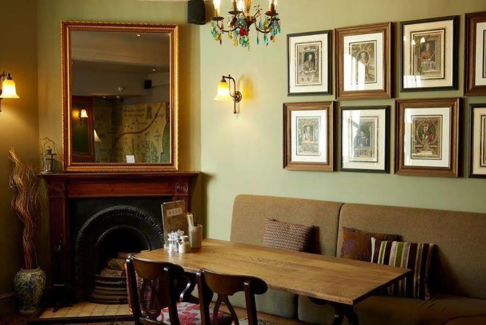 King'S Head Hotel By Greene King Inns Wimborne Minster Exterior foto